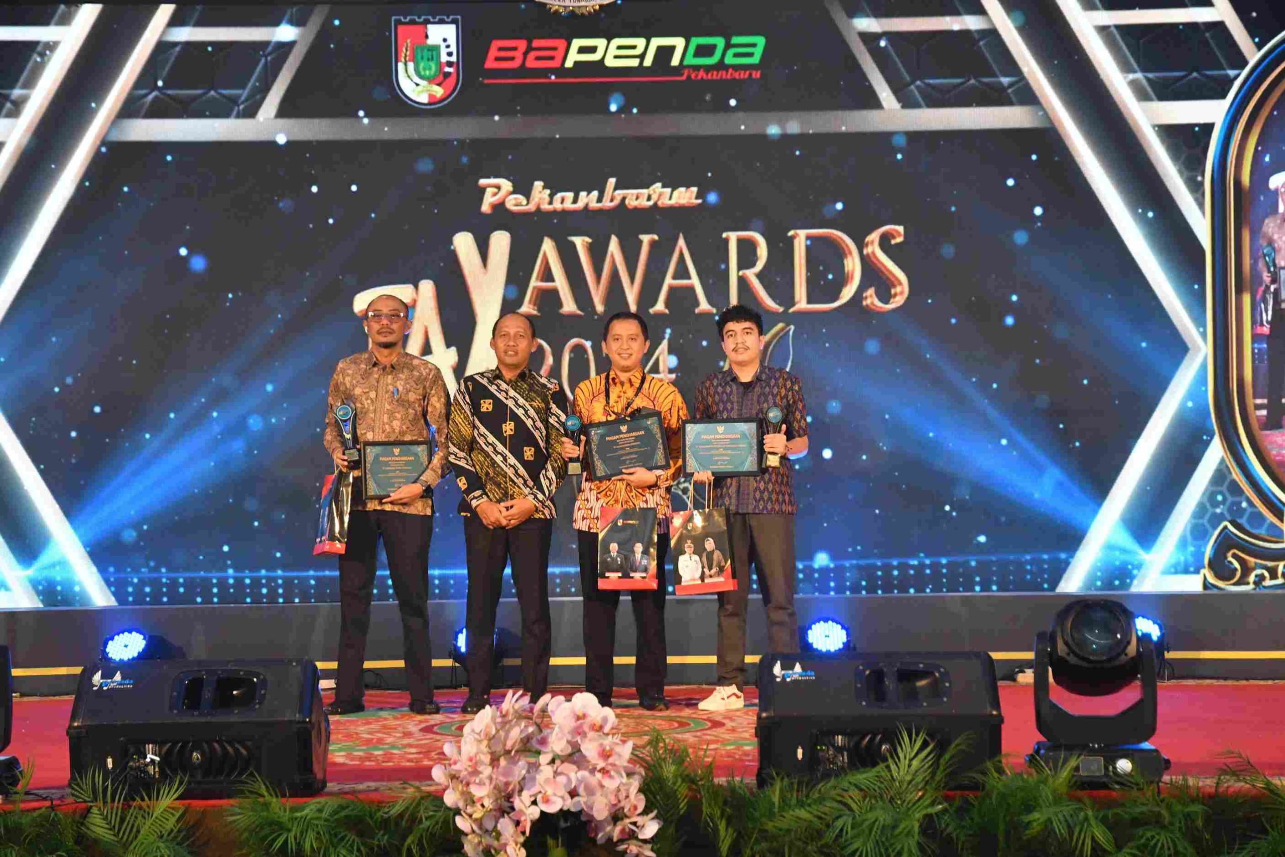 BRK_Syariah_Terima_Award_Sebagai_Bank_Mitra_Penyedia_Layanan_Pembayaran_Pajak_Daerah
